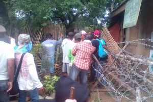 Residents demolish Ipilan mining structures in south Palawan